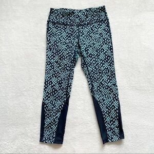 Nike dri fit blue patterned crop leggings size s